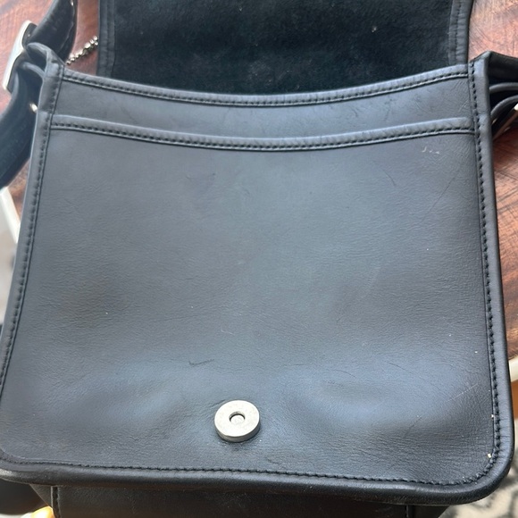 Coach Black Messenger Bag with Textured Finish - Picture 7 of 16